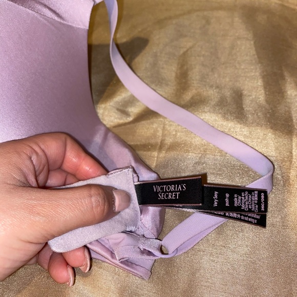 ❌SOLD❌ Victoria’s Secret Push-up Bras - Picture 5 of 10